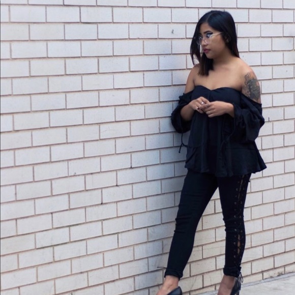 Black Sweetheart Off shoulder top - Picture 5 of 8